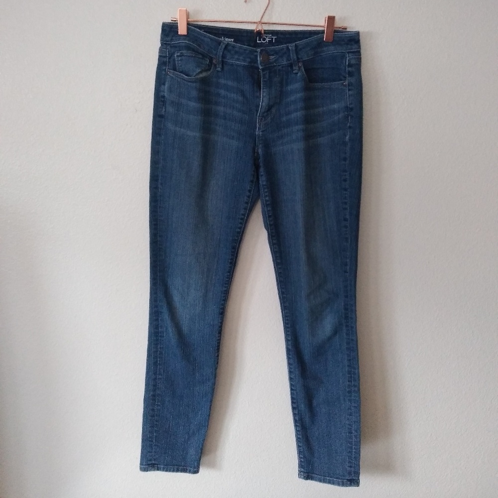 Ann Taylor LOFT•Blue "Curvy Skinny" jeans•size 6